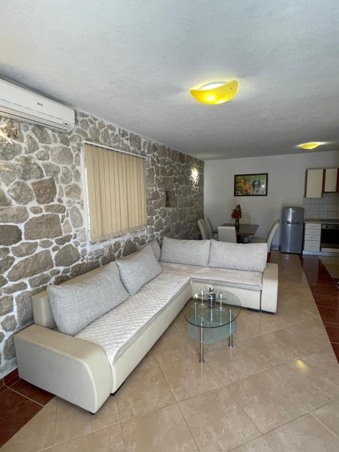 Ivan I Matej Apartments Blace Εξωτερικό φωτογραφία